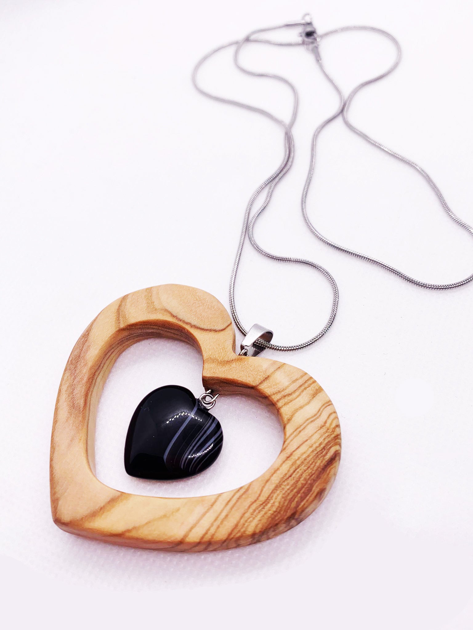 Collana HEART in legno di ulivo e cuore di agata NAMIKA